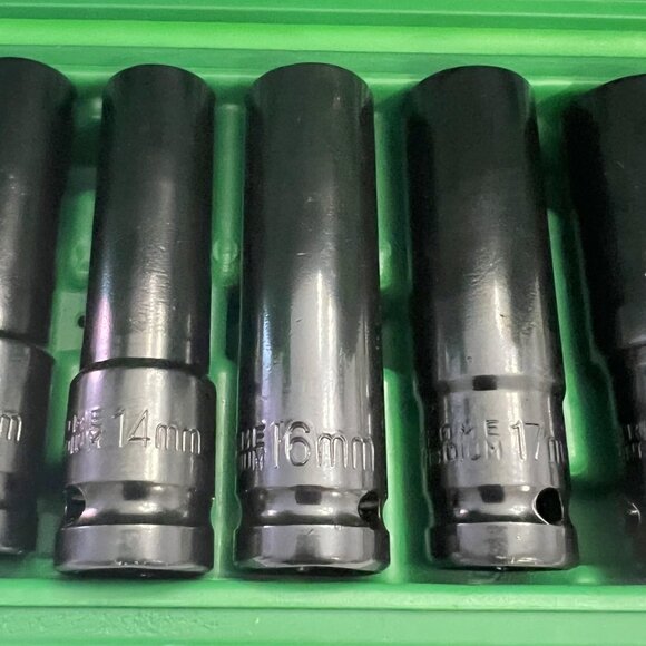 11-Piece H.D. 1/2-Inch Drive Socket Set with Solid Case! - Picture 6 of 16